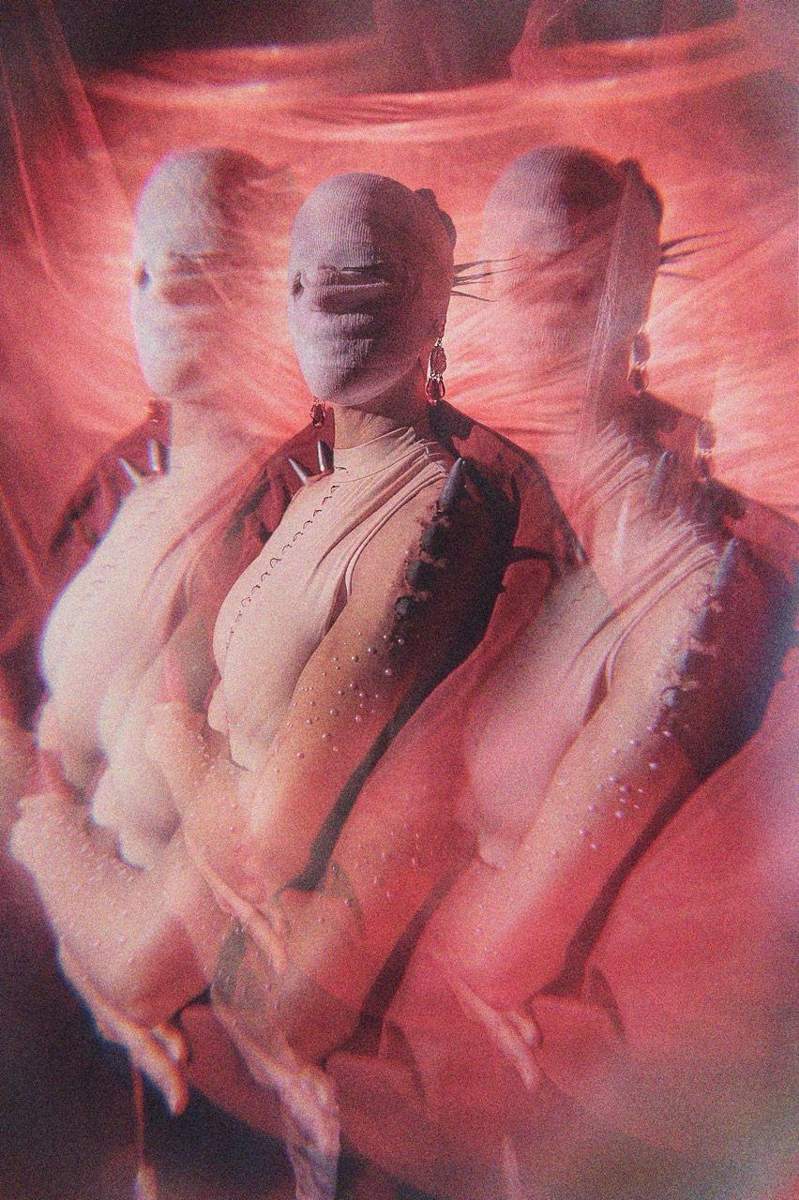 HAMBRE — III. La cirujana